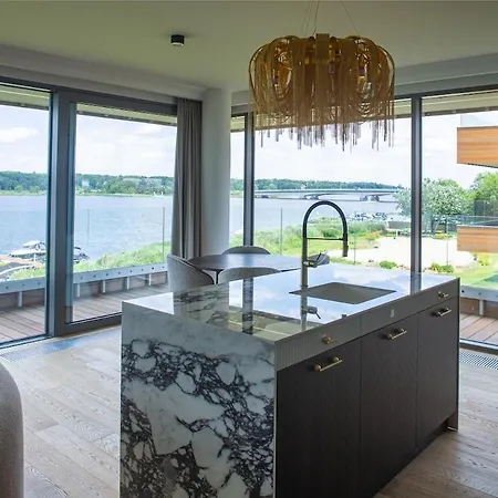 Luxury Riva Zegrze - Book It Warsaw