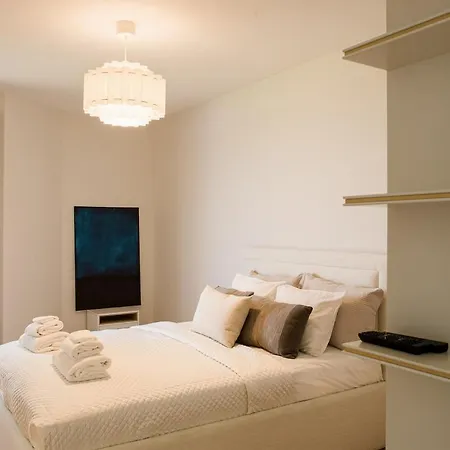 Luxury Riva Zegrze - Book It Warsaw * Zegrze Poludniowe